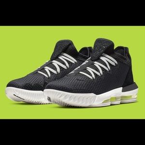 Nike Men's Lebron XVI Low Basketball Sneaker Black